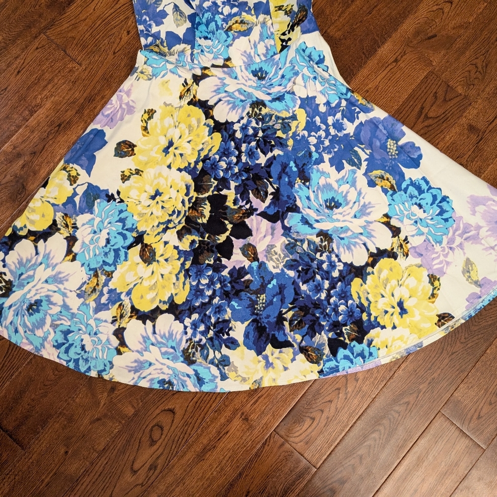 EUC New York & Company Sleeveless Bold Floral Flare Dress Cutout Back Zip Sz 2 - Picture 2 of 12